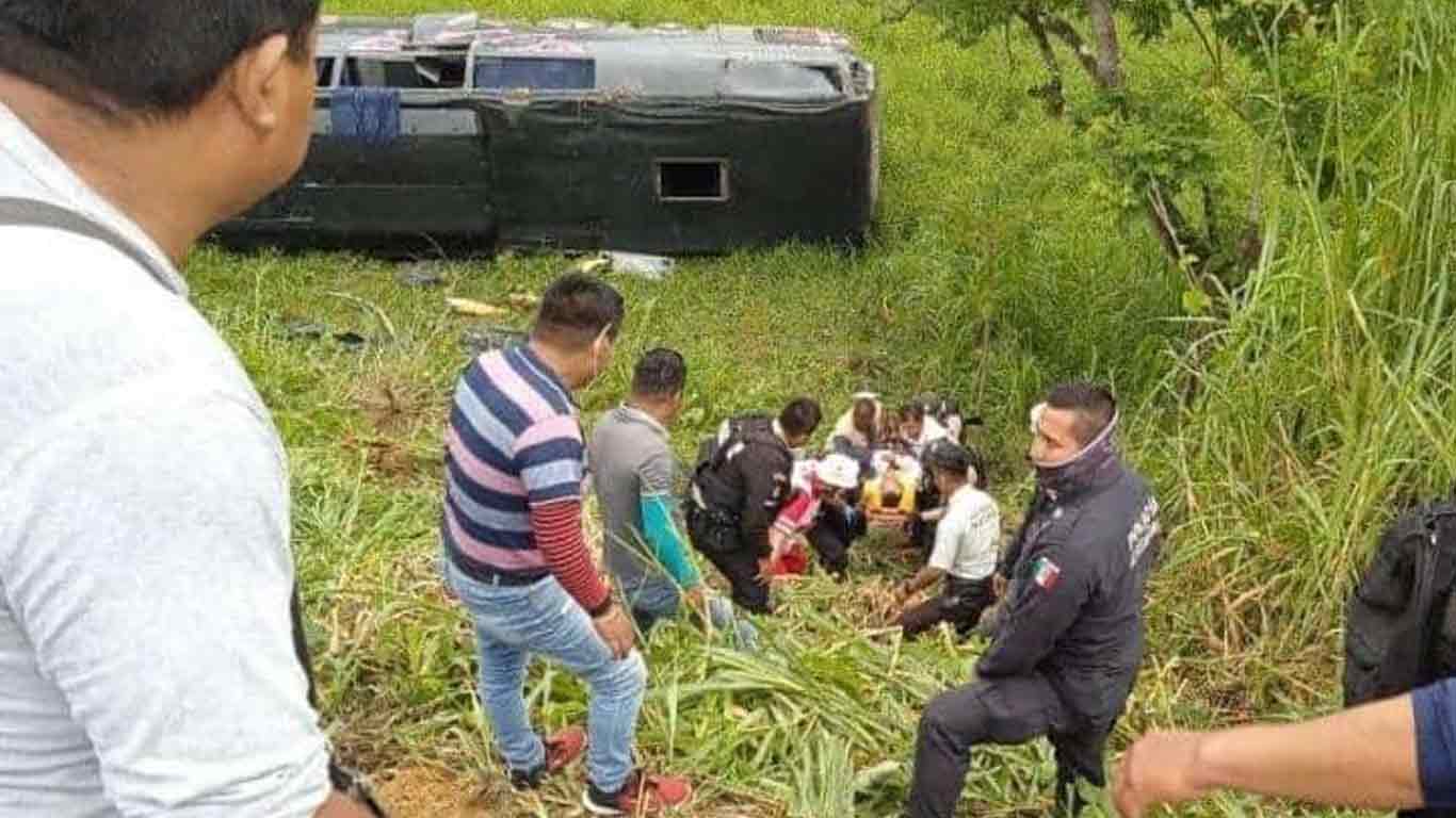 Accidente de autobús en Veracruz deja múltiples heridos
